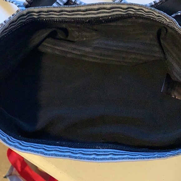 NWOT Monochrome Tiramisu Sports Bra Medium Striped Cross Back Stretchy Strappy - Picture 9 of 11